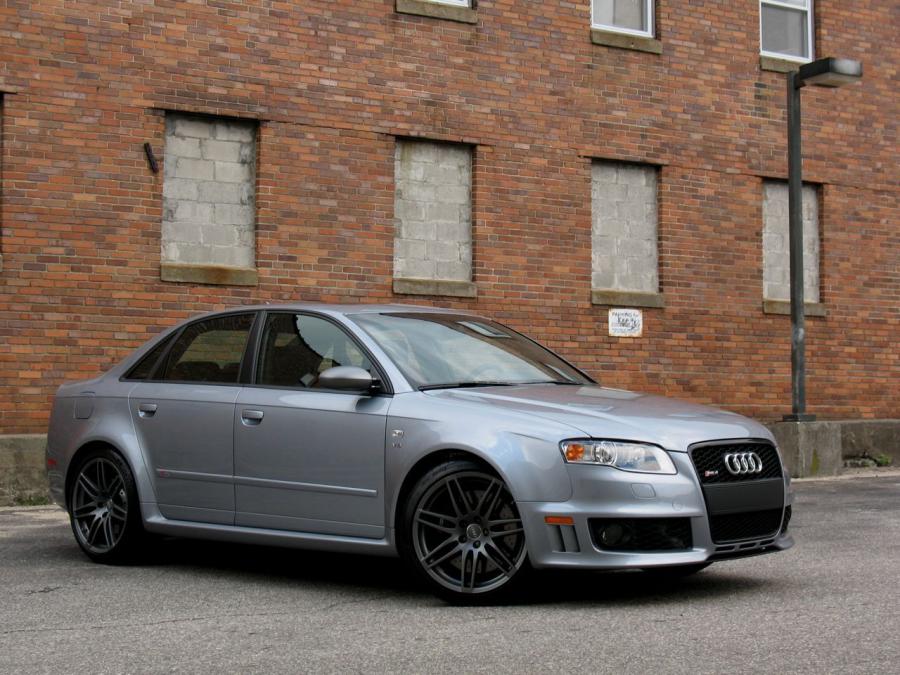  Audi RS4 Sedan (B7, 8E) 2005 года  (NA) (фото 1 из 45)